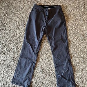 Navy blue Eddie Bauer men’s hiking pants! Size 32/30!